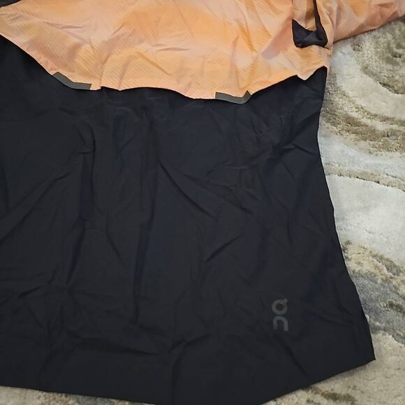 On running womens weather jacket lumos woodrose black Size xs. New with tags - Picture 10 of 10
